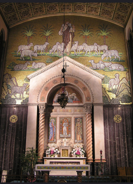 Rear wall and altarpiece in mosaic