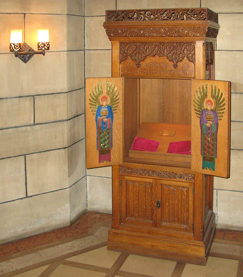 Remembrance shrine with doors open
